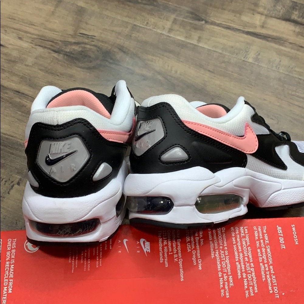 W NIKE AIR MAX2 LIGHT white/bleached coral-black - Picture 9 of 16